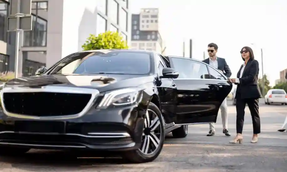 How Luxury Limo Services Help You Travel in Style for Weddings and Special Occasions